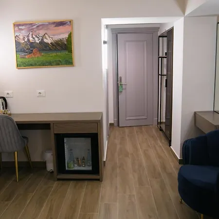 Olia Tirana
