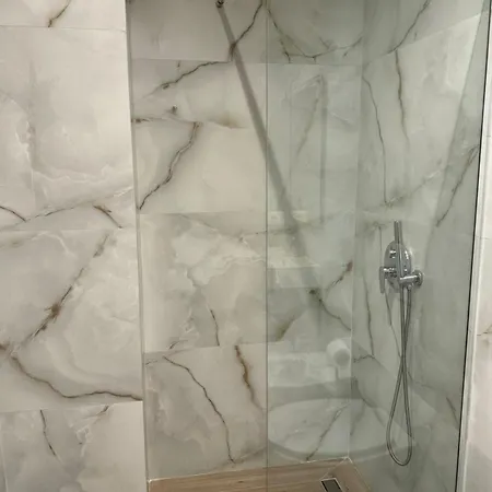 Olia 4* Τίρανα