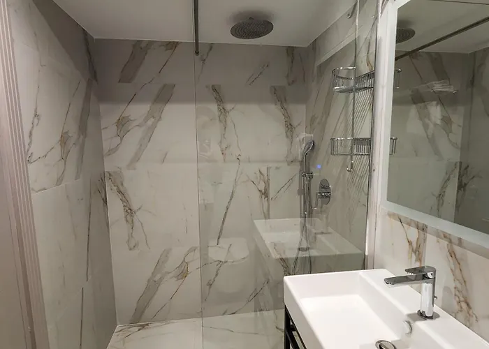 Olia 4* Tirana